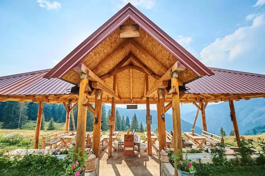 Top 10 Guest Houses on the Peaks of the Balkans trail