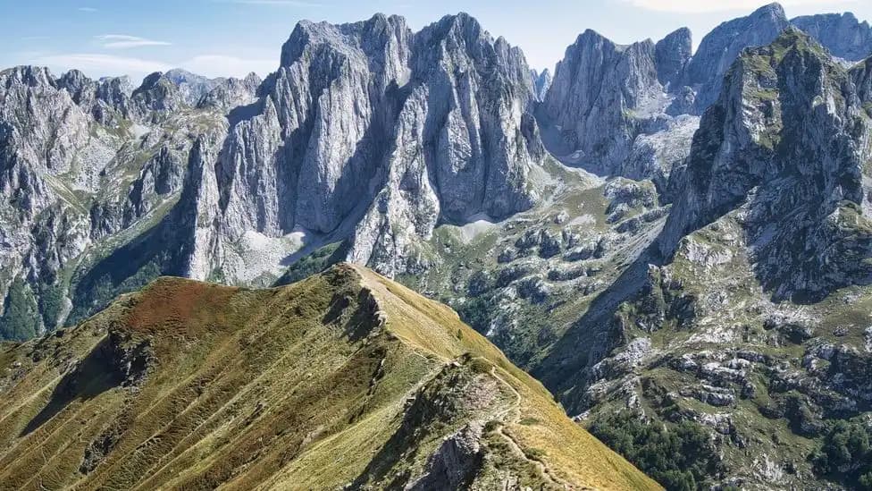 When is the best time to hike Peaks of the Balkans?