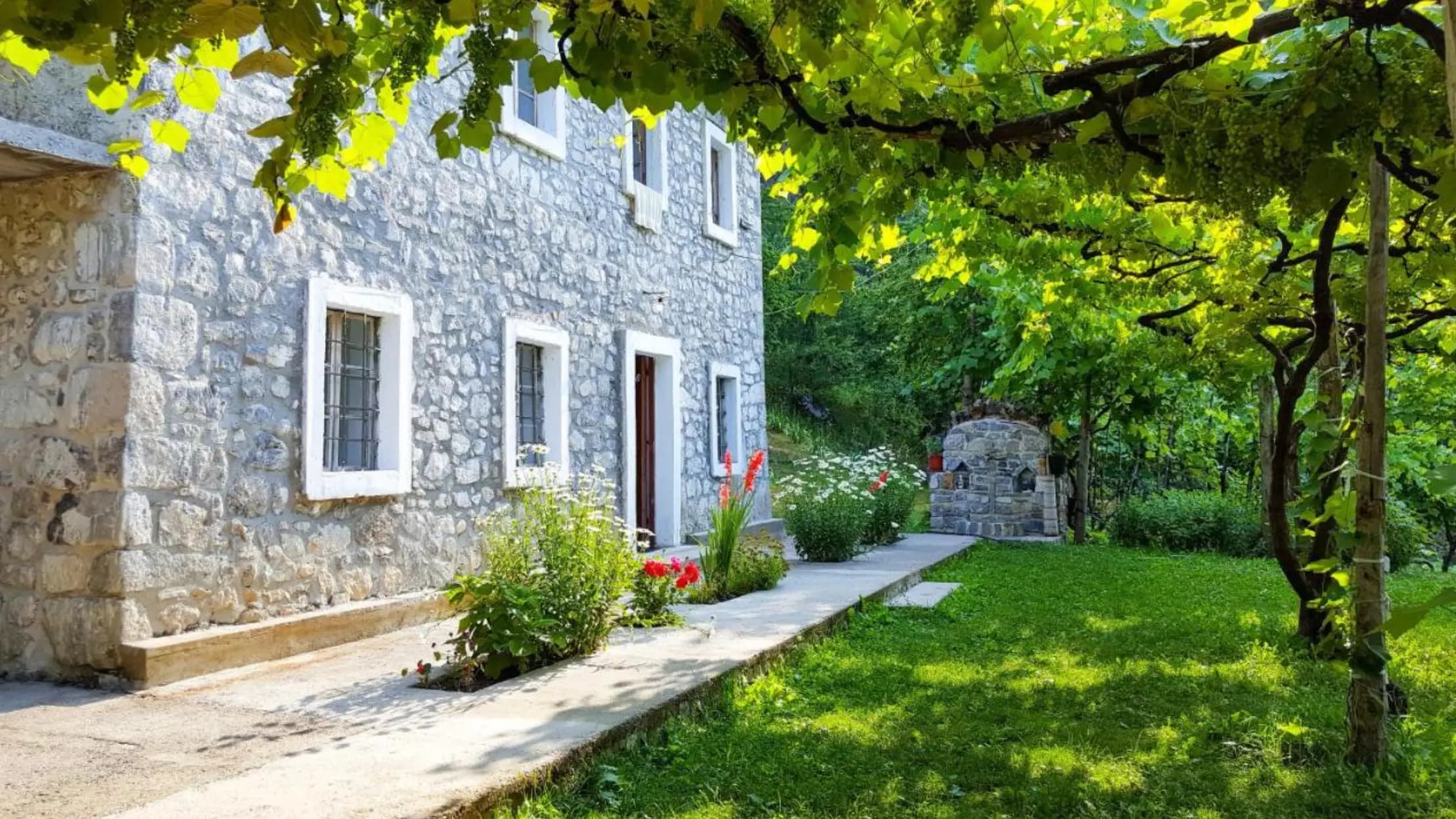 Guesthouse Gjin Thana