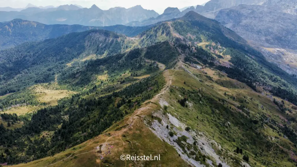The breathtaking mountain ridge section between Plav and Vusanje